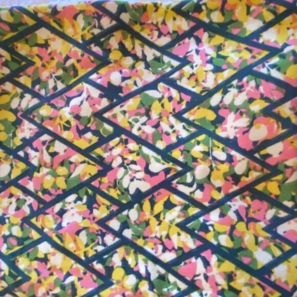 1247 LuLaRoe Leggings Size OS Grey Pink Lattice Print New - Picture 2 of 4